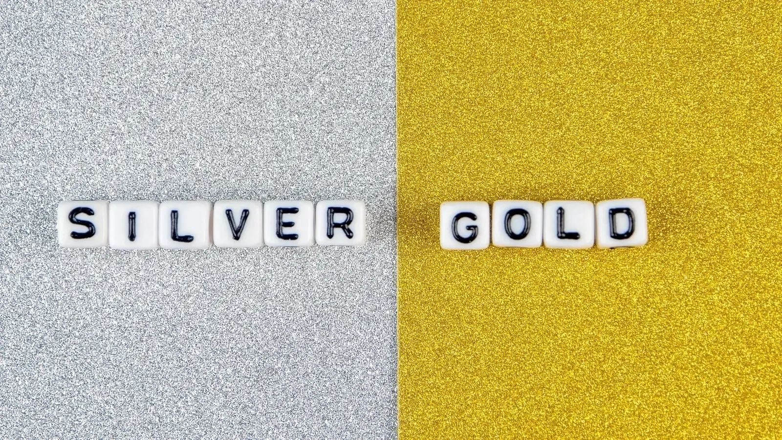 Silver Prices Fall Nearly 3% to Rs 2.70 Lakh Per Kg; Gold Slips Rs 1,300 in Delhi on Weak Global Cues